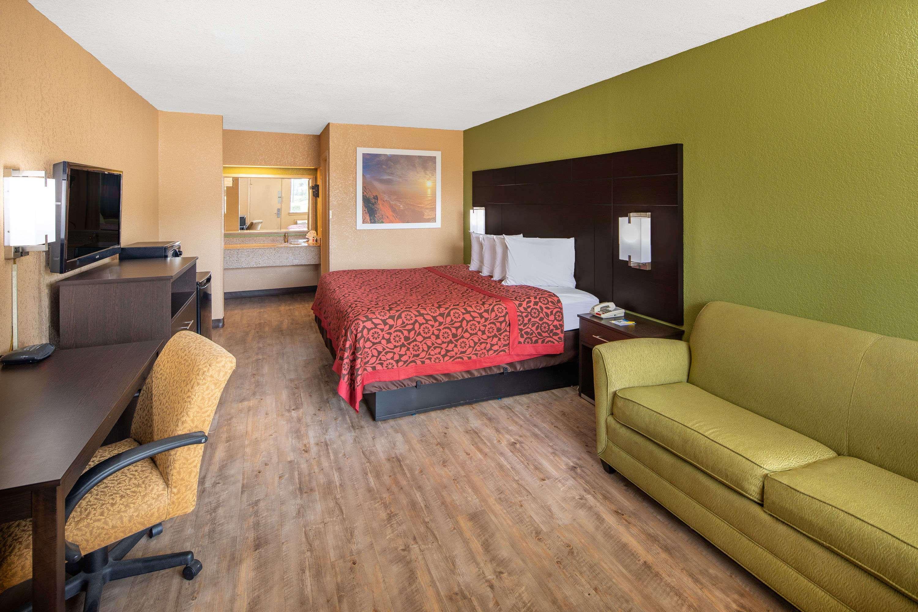 Days Inn By Wyndham Tupelo Buitenkant foto