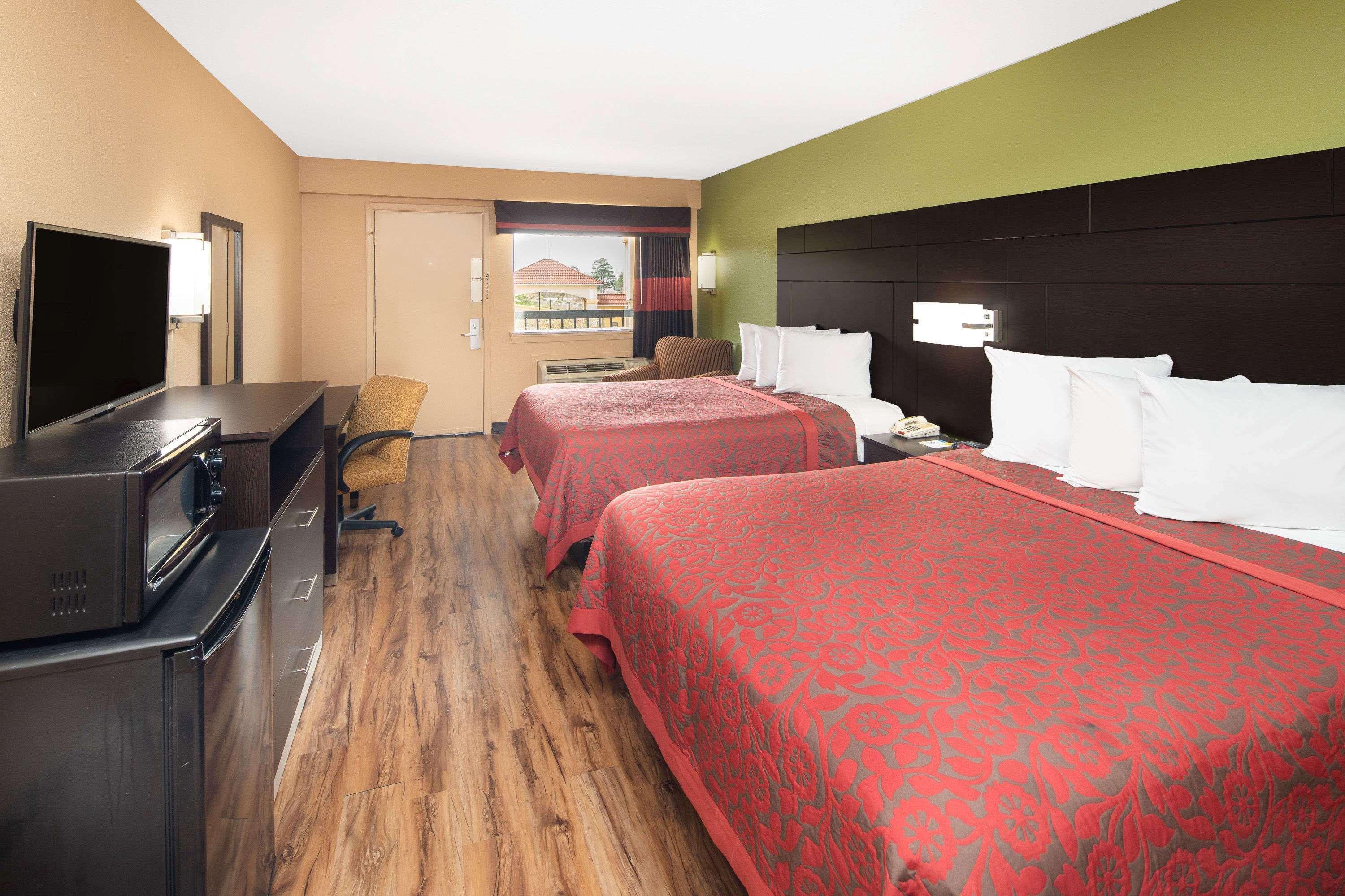 Days Inn By Wyndham Tupelo Buitenkant foto