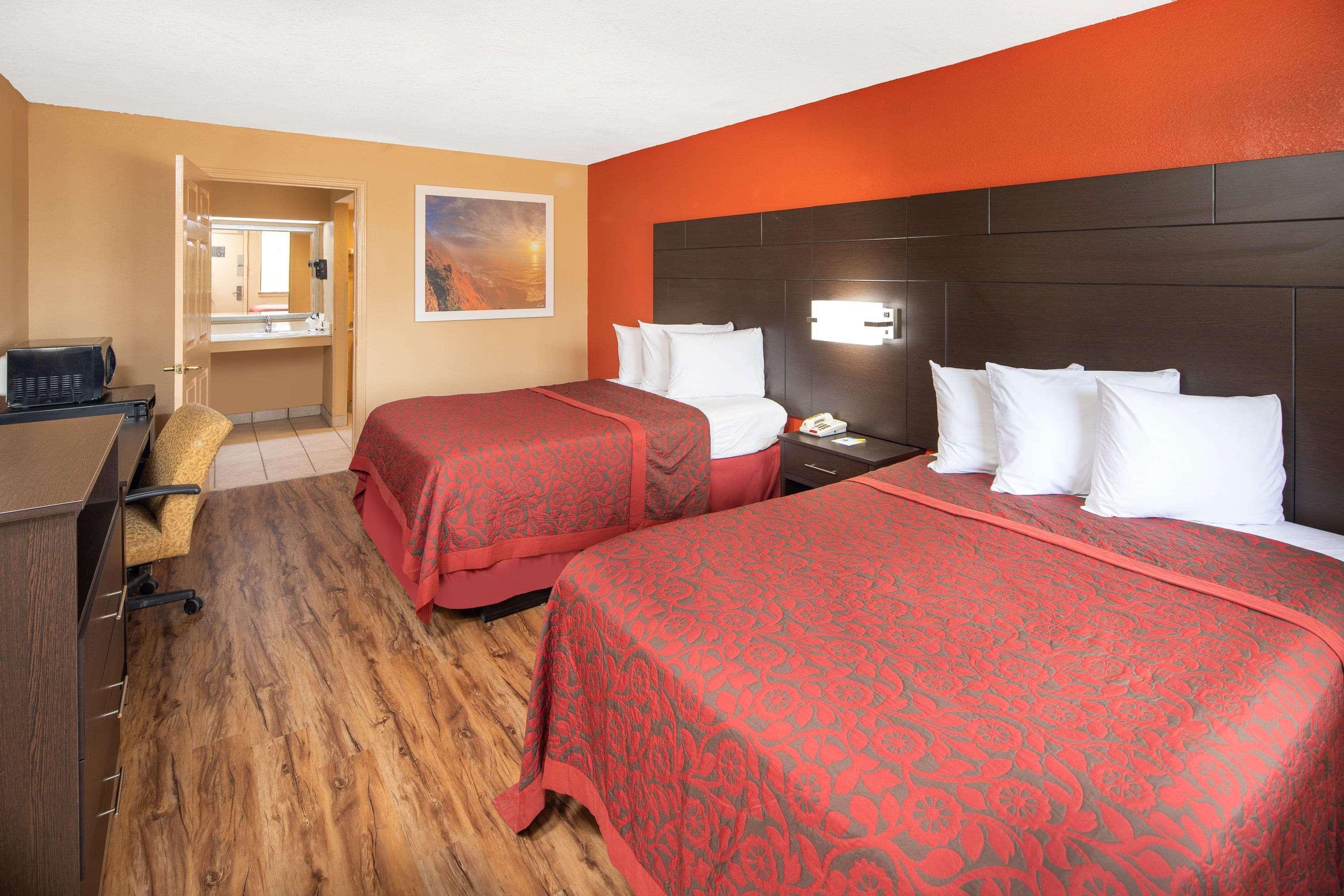 Days Inn By Wyndham Tupelo Buitenkant foto