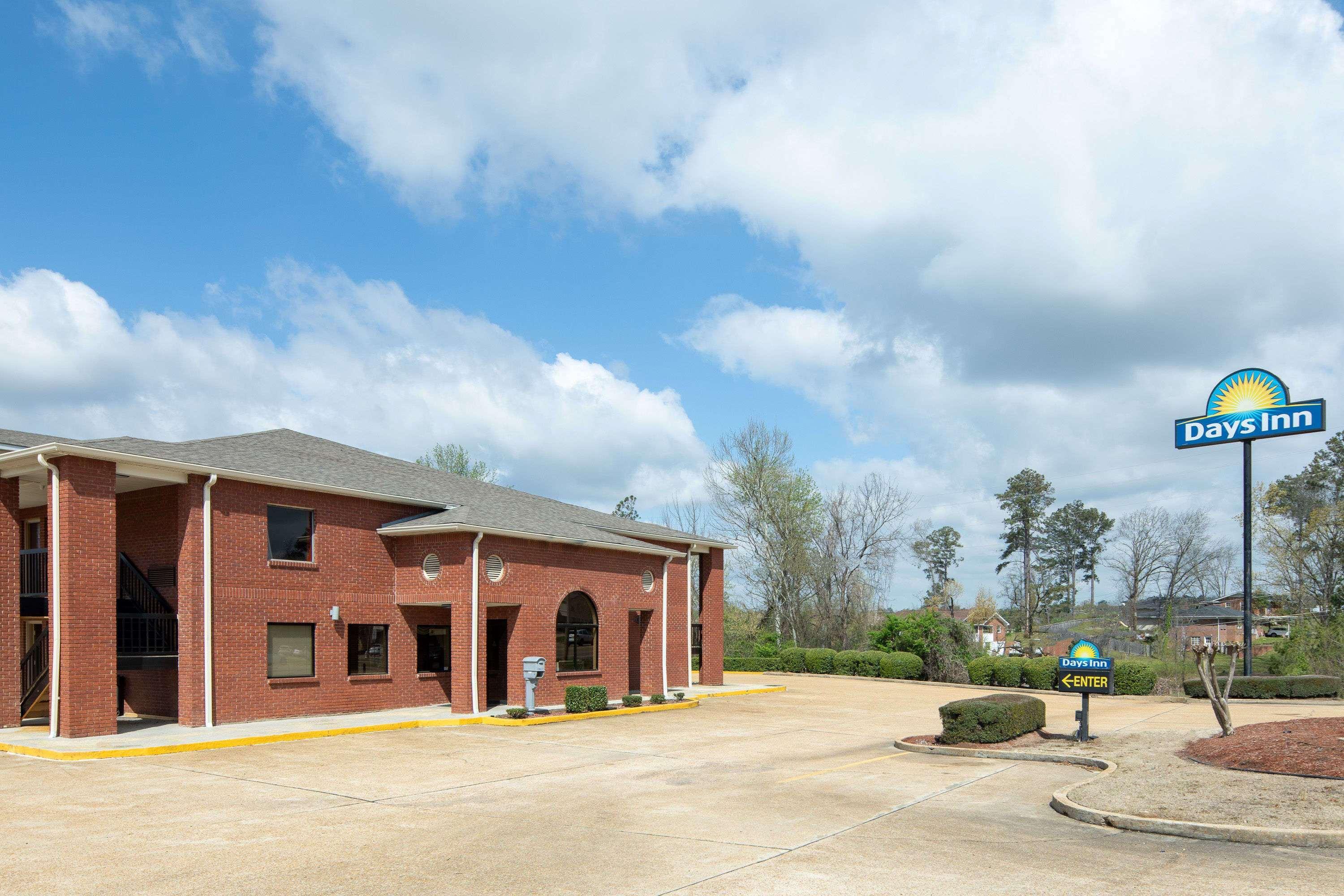 Days Inn By Wyndham Tupelo Buitenkant foto