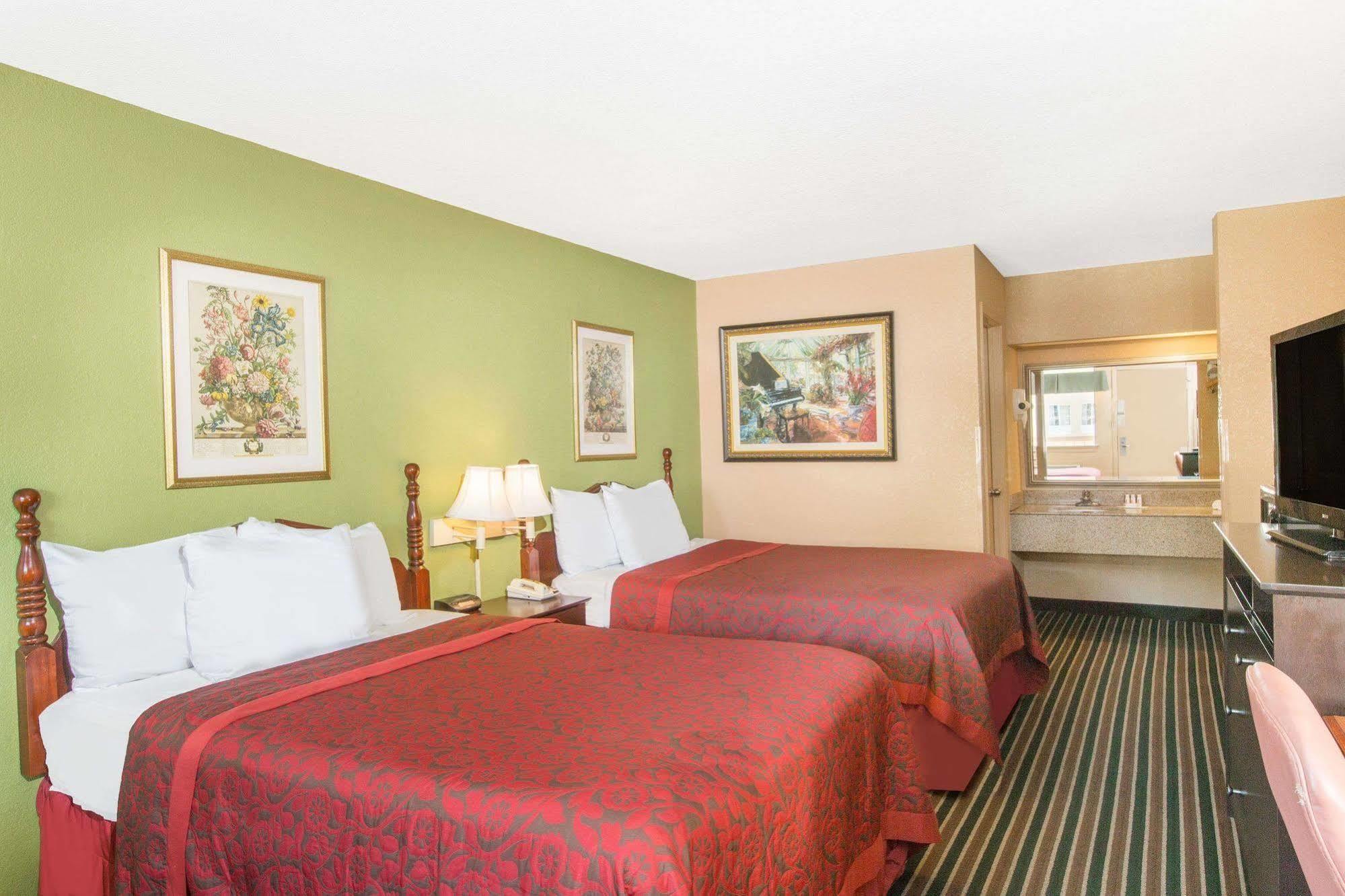 Days Inn By Wyndham Tupelo Buitenkant foto